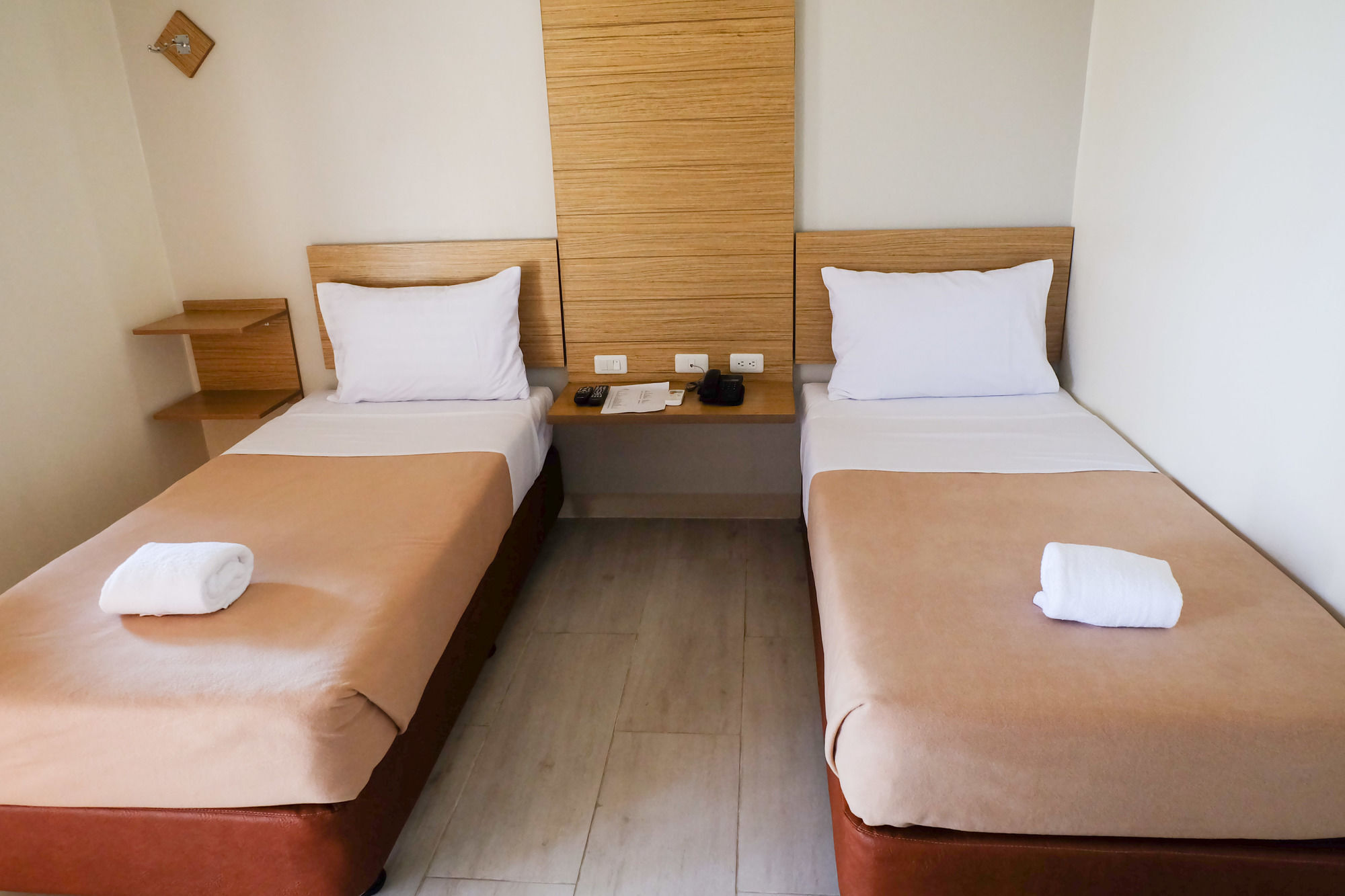 Chambre Mactan Hotel Lapu-Lapu City Exterior photo