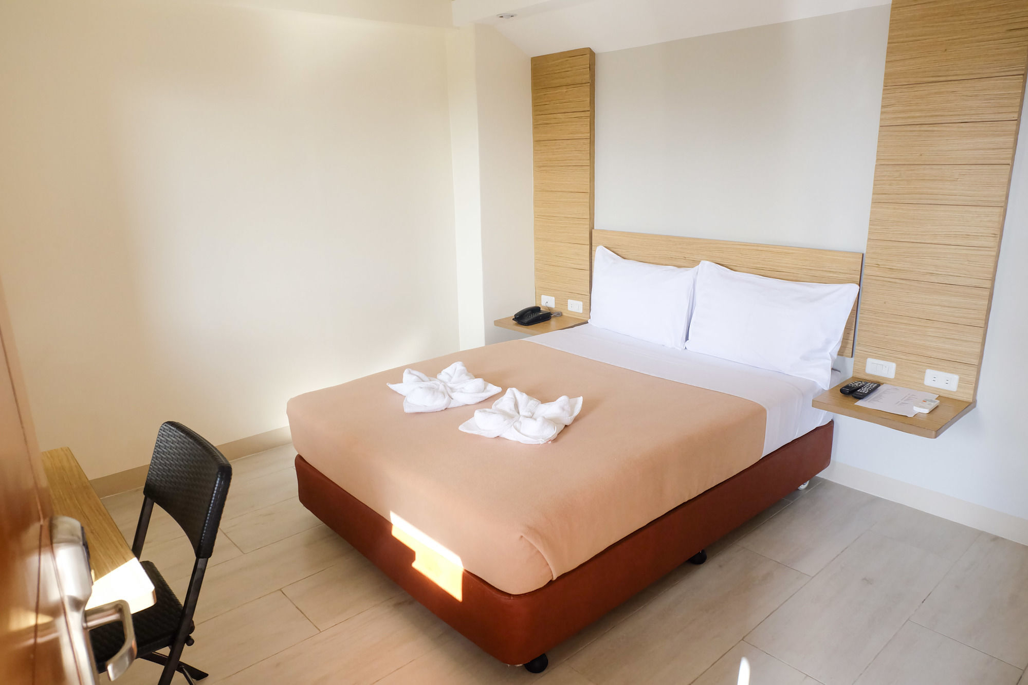 Chambre Mactan Hotel Lapu-Lapu City Exterior photo